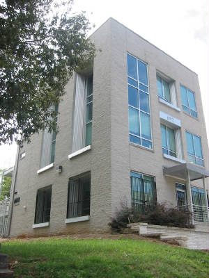 692exterior.JPG